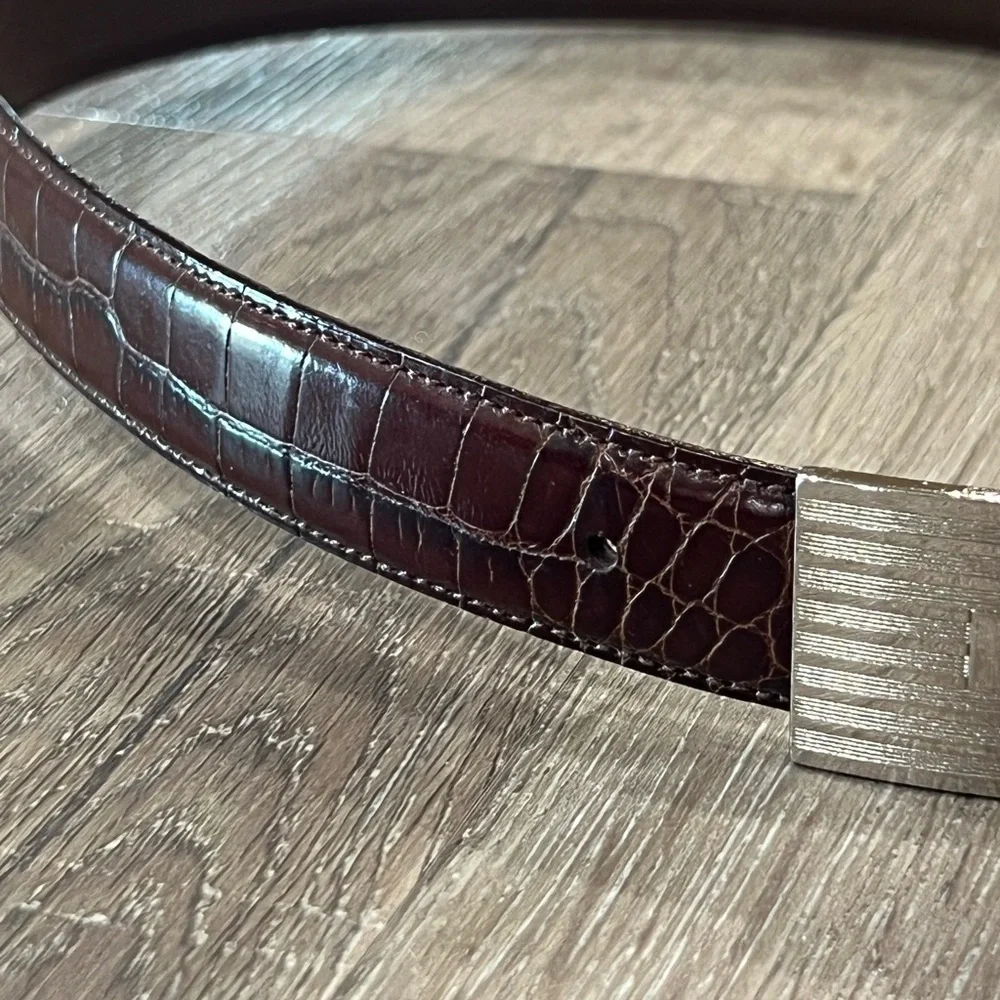 Women’s Ralph Lauren Size Small Alligator Texture Silver Buckle Clasp